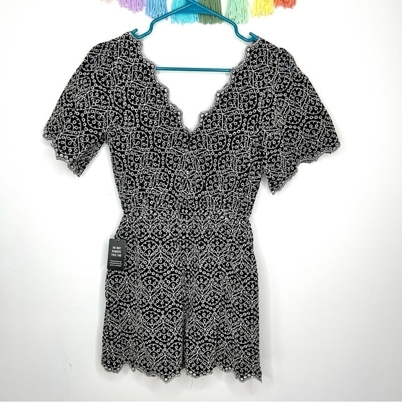 Express Boho Western Embroidered Eyelet Scallop Short Sleeve Romper Size XS - Picture 12 of 16